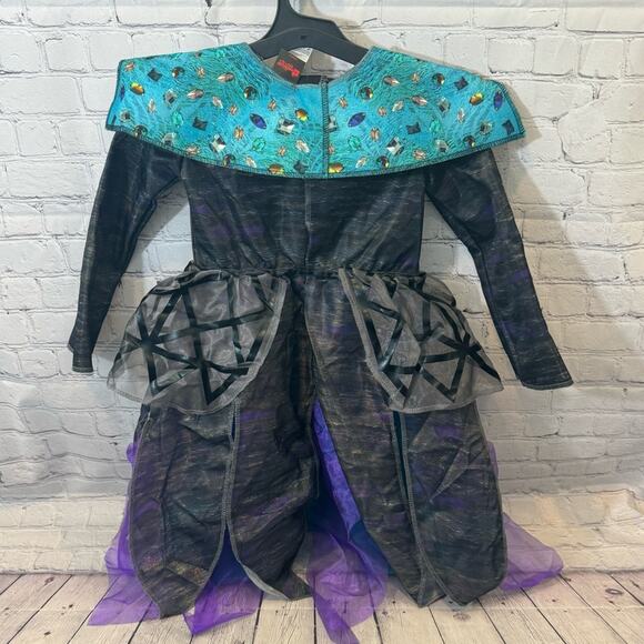 Disney Descendants Rise of Red Uliana Girls’ Halloween Costume Dress - Picture 4 of 4